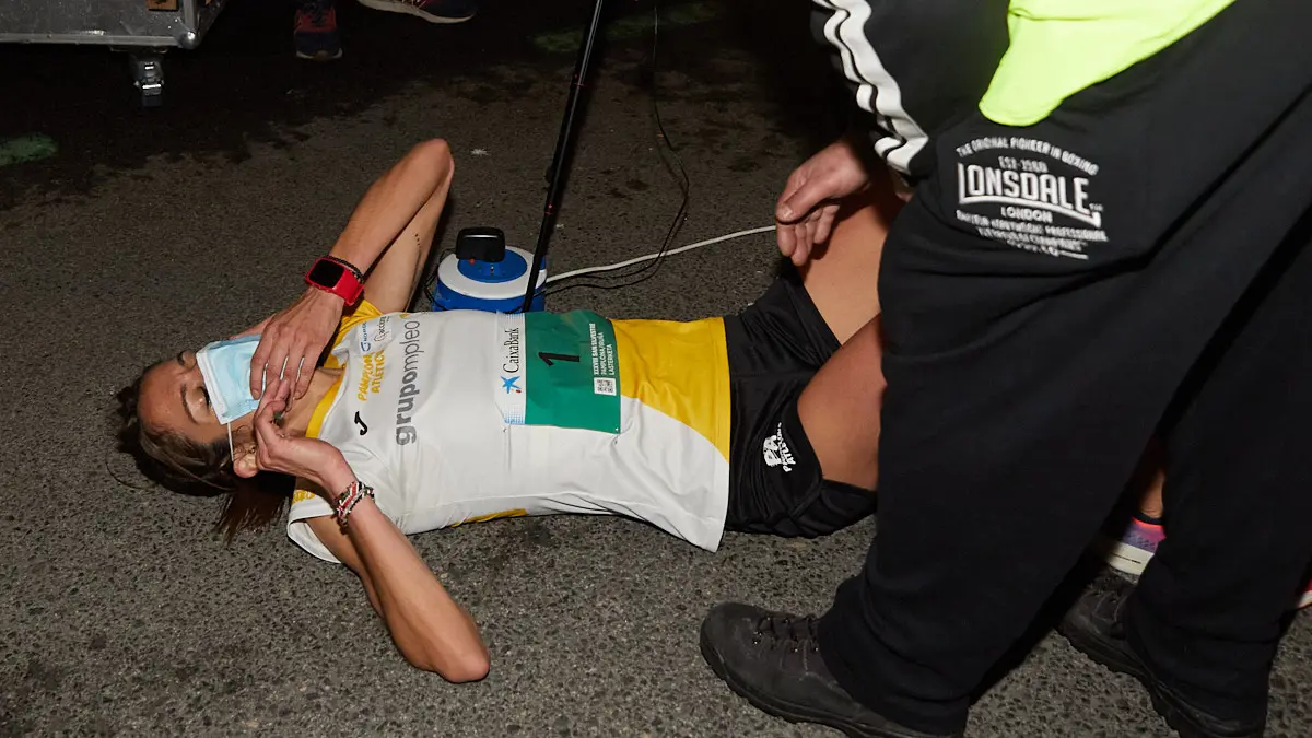 Tres primeras clasificadas femeninas en la XXXVIII edición de la San Silvestre de Pamplona 2021 en categoría absoluta. IÑIGO ALZUGARAY