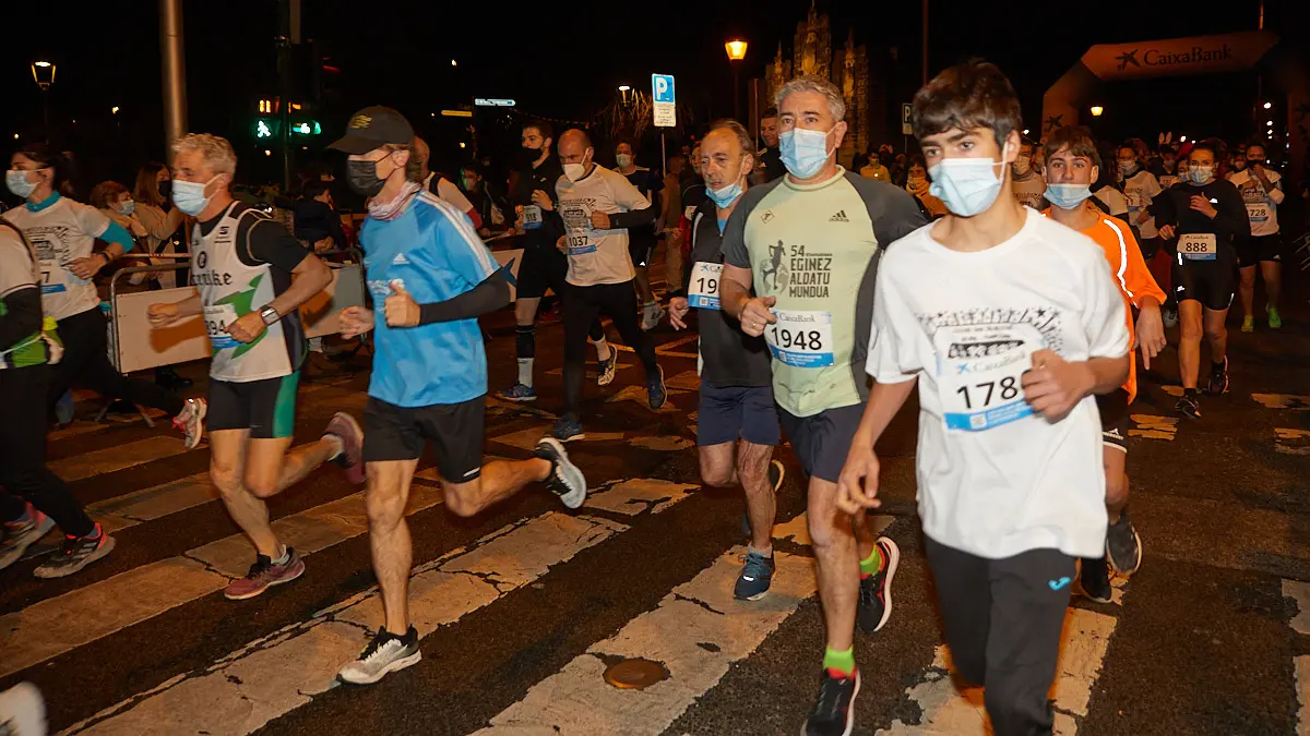 XXXVIII edición de la San Silvestre de Pamplona 2021 en categoría absoluta. IÑIGO ALZUGARAY