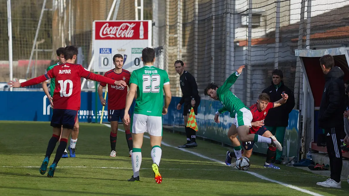 Partido de fútbol correspondiente al grupo 2 de la Segunda RFEF entre Osasuna Promesas y AD San Juan disputado en las instalaciones de Tajonar. IÑIGO ALZUGARAY