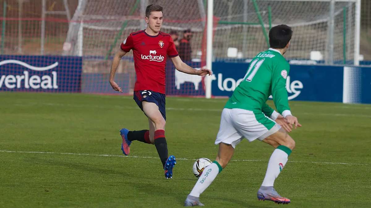 Partido de fútbol correspondiente al grupo 2 de la Segunda RFEF entre Osasuna Promesas y AD San Juan disputado en las instalaciones de Tajonar. IÑIGO ALZUGARAY
