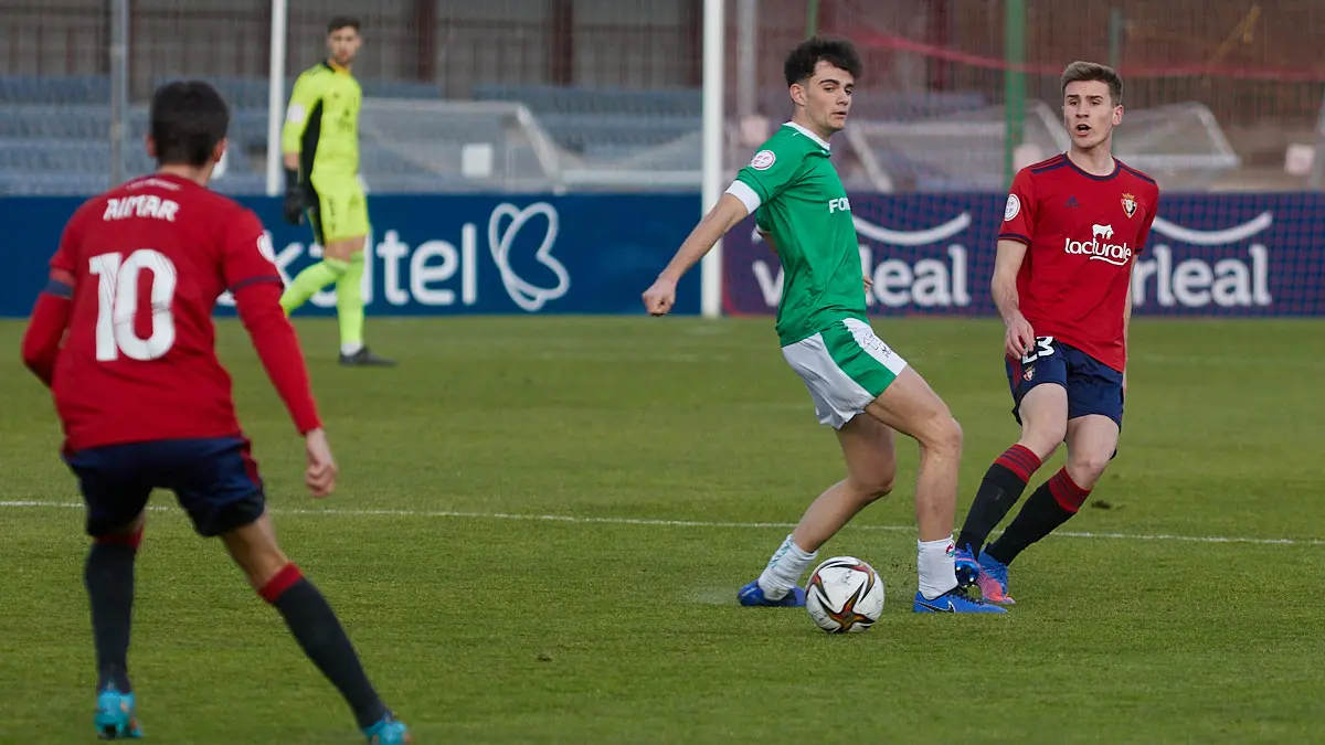 Partido de fútbol correspondiente al grupo 2 de la Segunda RFEF entre Osasuna Promesas y AD San Juan disputado en las instalaciones de Tajonar. IÑIGO ALZUGARAY
