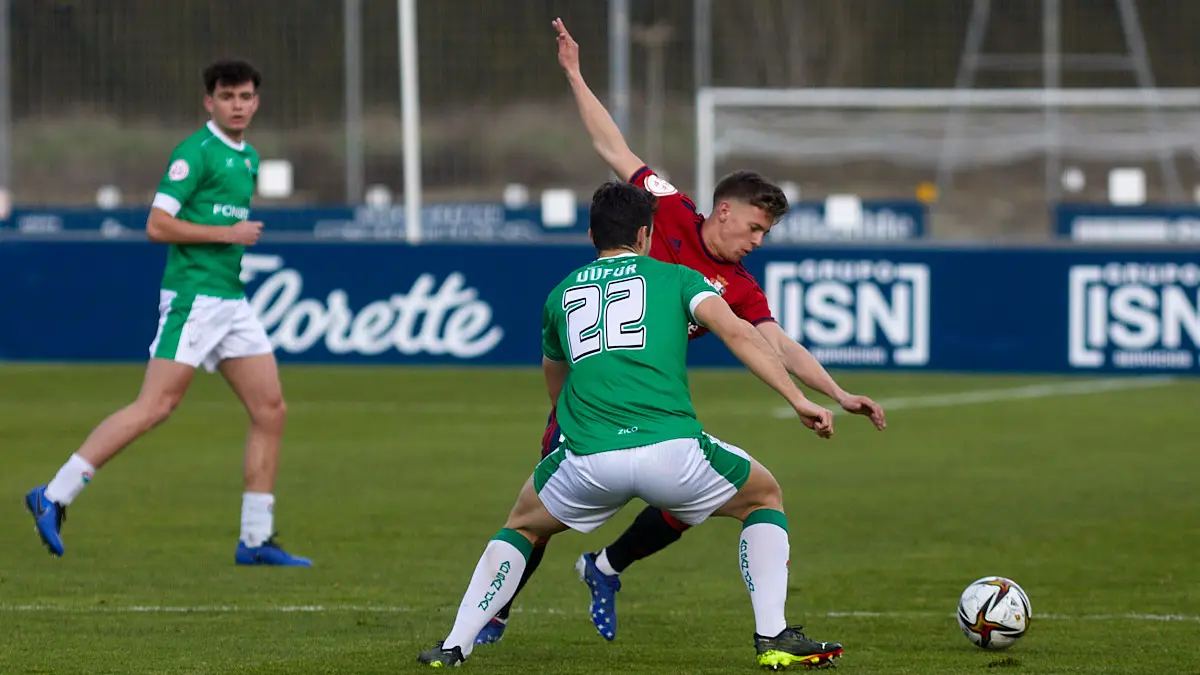 Partido de fútbol correspondiente al grupo 2 de la Segunda RFEF entre Osasuna Promesas y AD San Juan disputado en las instalaciones de Tajonar. IÑIGO ALZUGARAY