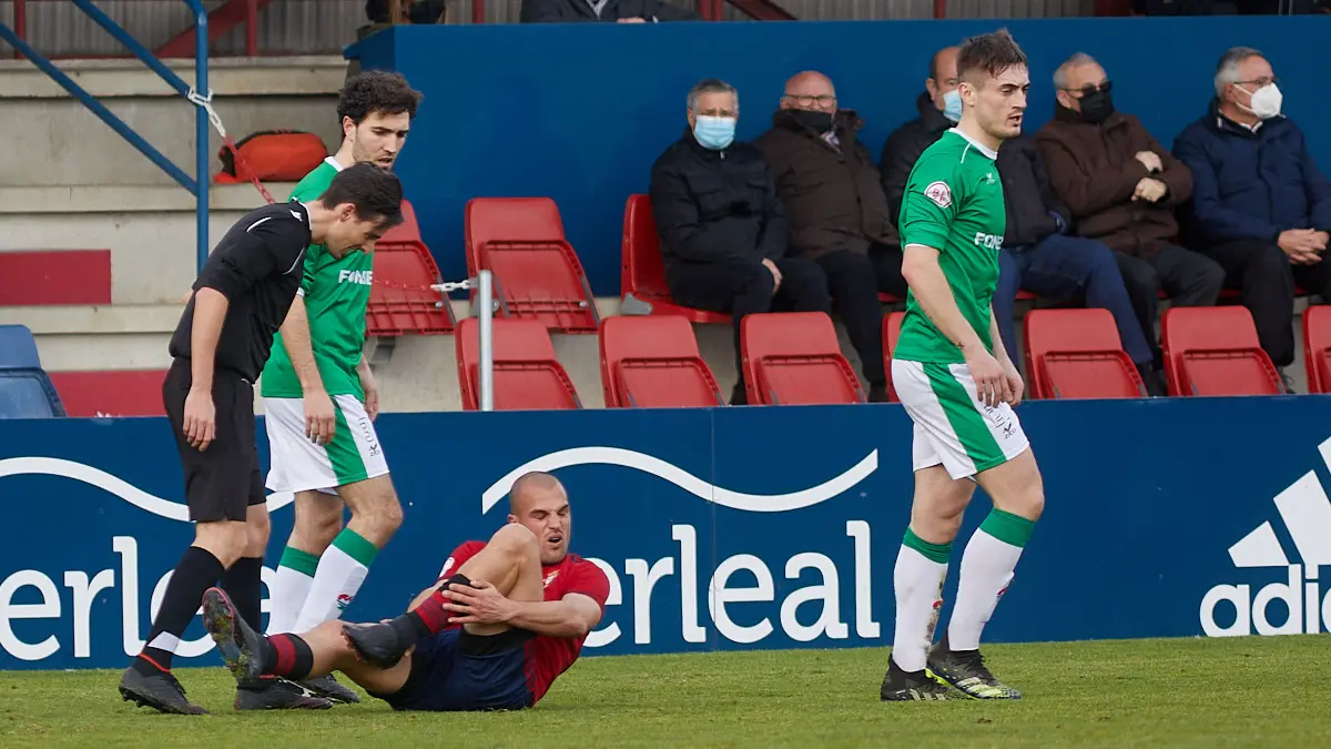 Partido de fútbol correspondiente al grupo 2 de la Segunda RFEF entre Osasuna Promesas y AD San Juan disputado en las instalaciones de Tajonar. IÑIGO ALZUGARAY