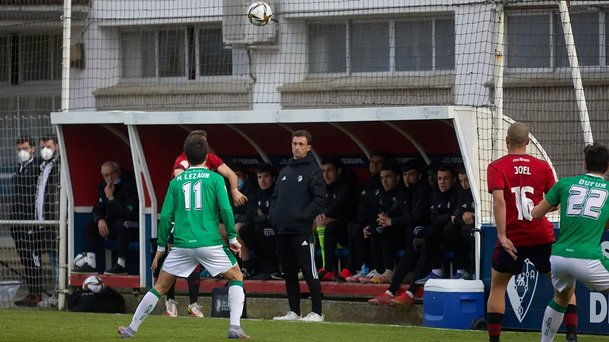 Partido de fútbol correspondiente al grupo 2 de la Segunda RFEF entre Osasuna Promesas y AD San Juan disputado en las instalaciones de Tajonar. IÑIGO ALZUGARAY