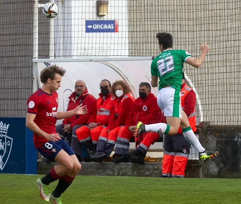 Partido de fútbol correspondiente al grupo 2 de la Segunda RFEF entre Osasuna Promesas y AD San Juan disputado en las instalaciones de Tajonar. IÑIGO ALZUGARAY