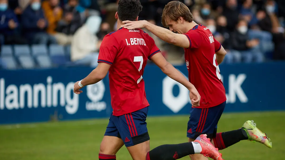 Partido de fútbol correspondiente al grupo 2 de la Segunda RFEF entre Osasuna Promesas y AD San Juan disputado en las instalaciones de Tajonar. IÑIGO ALZUGARAY