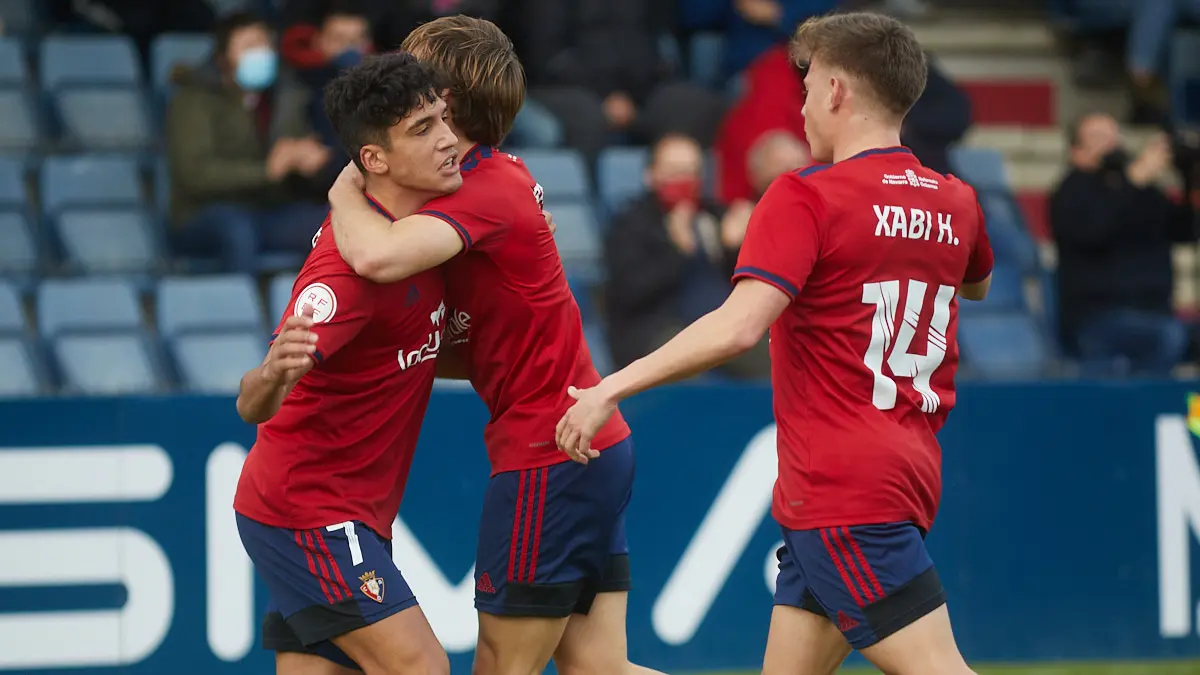 Partido de fútbol correspondiente al grupo 2 de la Segunda RFEF entre Osasuna Promesas y AD San Juan disputado en las instalaciones de Tajonar. IÑIGO ALZUGARAY