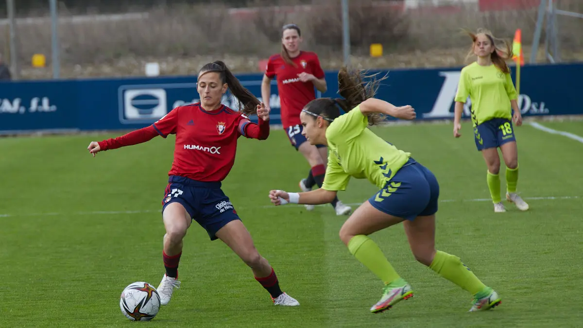 Partido de la Segunda División Femenina de Fútbol entre Osasuna y Levante Las Planas disputado en las instalaciones de Tajonar. IÑIGO ALZUGARAY