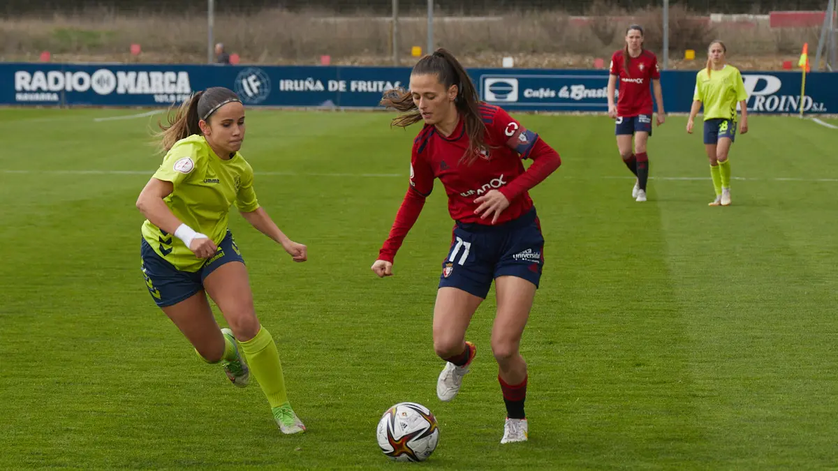 Partido de la Segunda División Femenina de Fútbol entre Osasuna y Levante Las Planas disputado en las instalaciones de Tajonar. IÑIGO ALZUGARAY