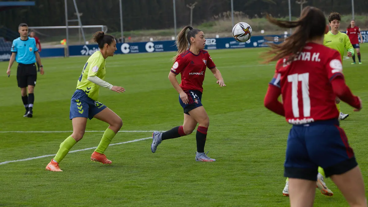 Partido de la Segunda División Femenina de Fútbol entre Osasuna y Levante Las Planas disputado en las instalaciones de Tajonar. IÑIGO ALZUGARAY