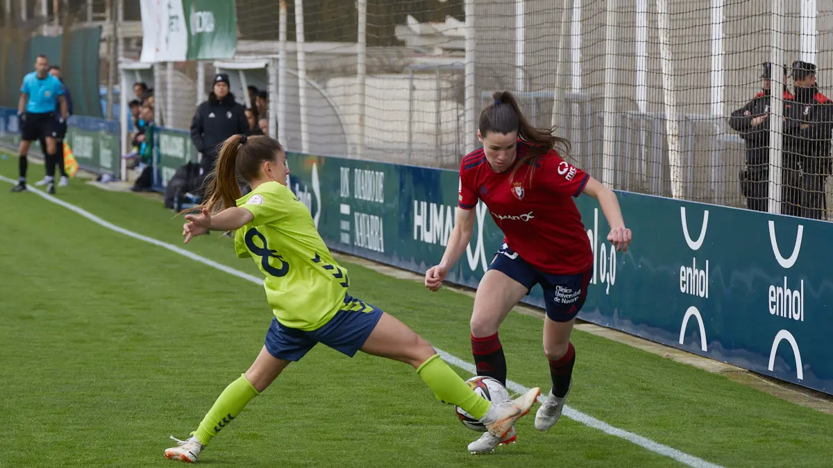 Partido de la Segunda División Femenina de Fútbol entre Osasuna y Levante Las Planas disputado en las instalaciones de Tajonar. IÑIGO ALZUGARAY