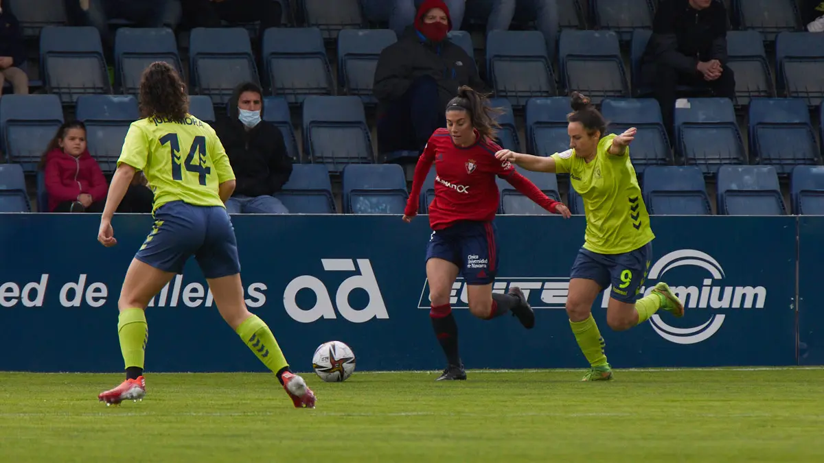 Partido de la Segunda División Femenina de Fútbol entre Osasuna y Levante Las Planas disputado en las instalaciones de Tajonar. IÑIGO ALZUGARAY