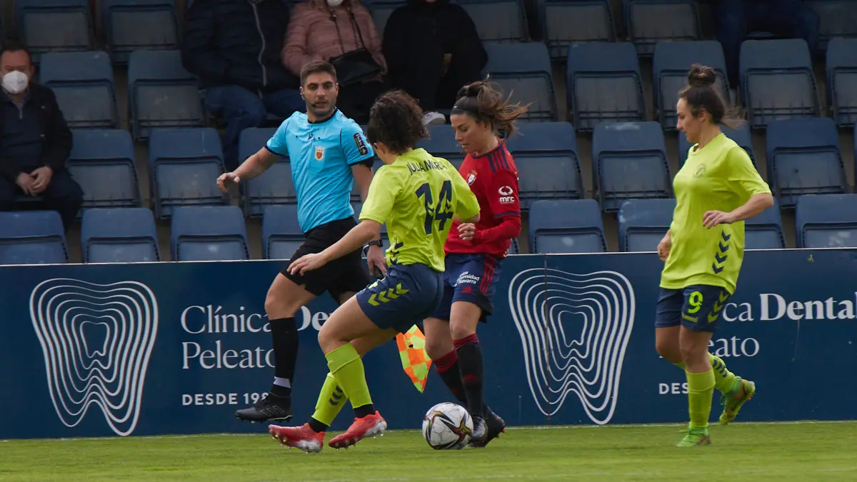 Partido de la Segunda División Femenina de Fútbol entre Osasuna y Levante Las Planas disputado en las instalaciones de Tajonar. IÑIGO ALZUGARAY