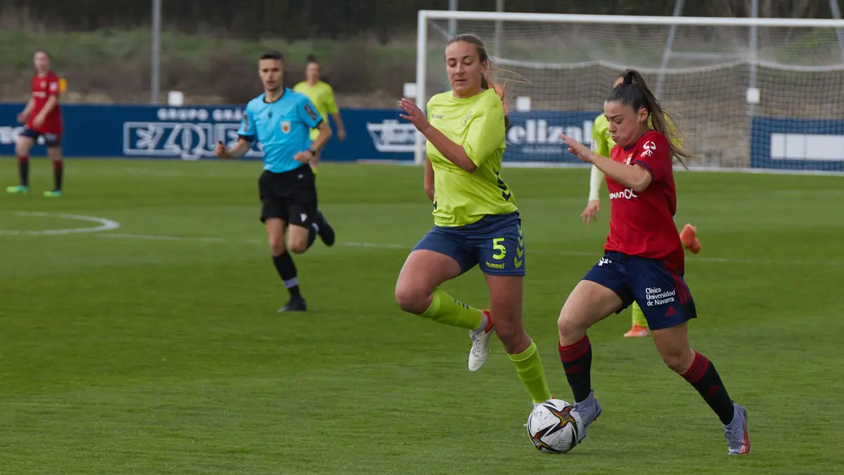 Partido de la Segunda División Femenina de Fútbol entre Osasuna y Levante Las Planas disputado en las instalaciones de Tajonar. IÑIGO ALZUGARAY