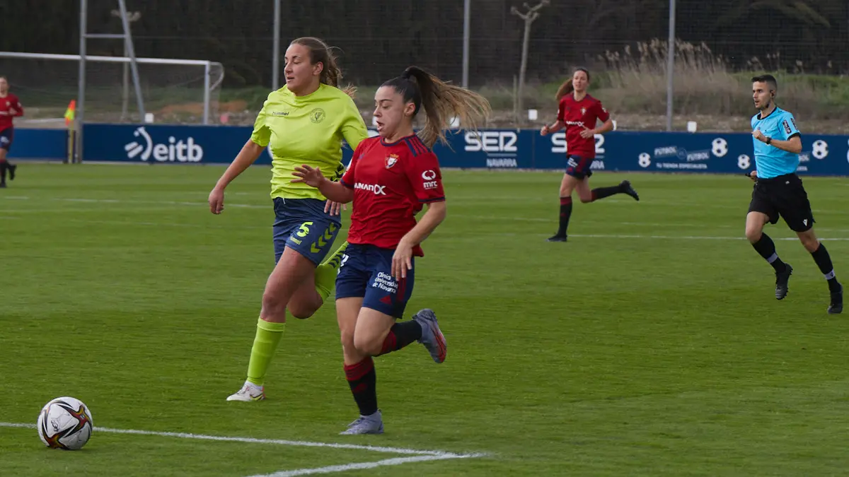 Partido de la Segunda División Femenina de Fútbol entre Osasuna y Levante Las Planas disputado en las instalaciones de Tajonar. IÑIGO ALZUGARAY