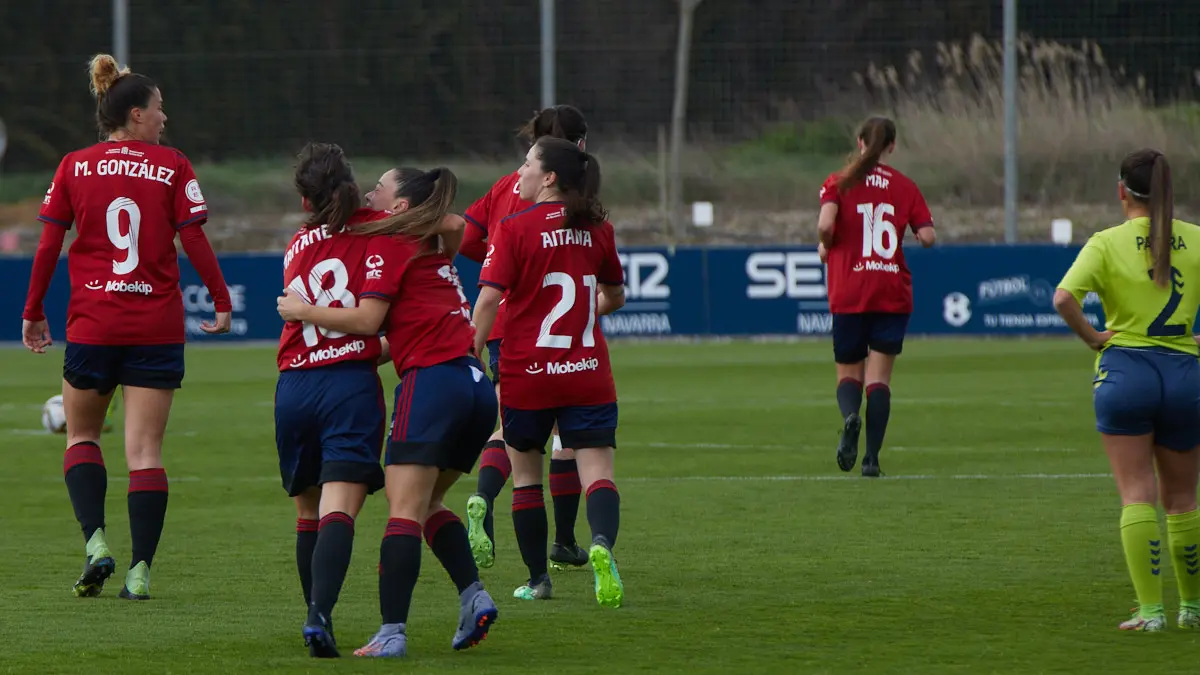 Partido de la Segunda División Femenina de Fútbol entre Osasuna y Levante Las Planas disputado en las instalaciones de Tajonar. IÑIGO ALZUGARAY