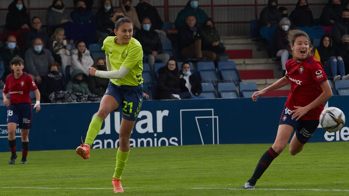 Partido de la Segunda División Femenina de Fútbol entre Osasuna y Levante Las Planas disputado en las instalaciones de Tajonar. IÑIGO ALZUGARAY