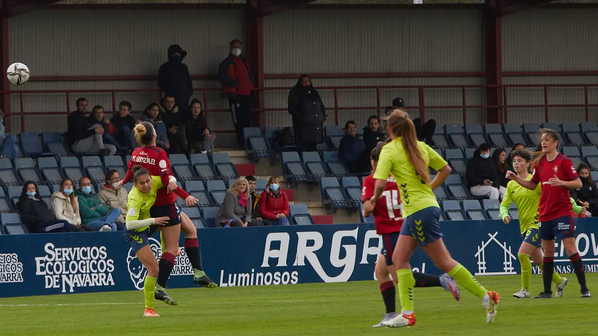 Partido de la Segunda División Femenina de Fútbol entre Osasuna y Levante Las Planas disputado en las instalaciones de Tajonar. IÑIGO ALZUGARAY