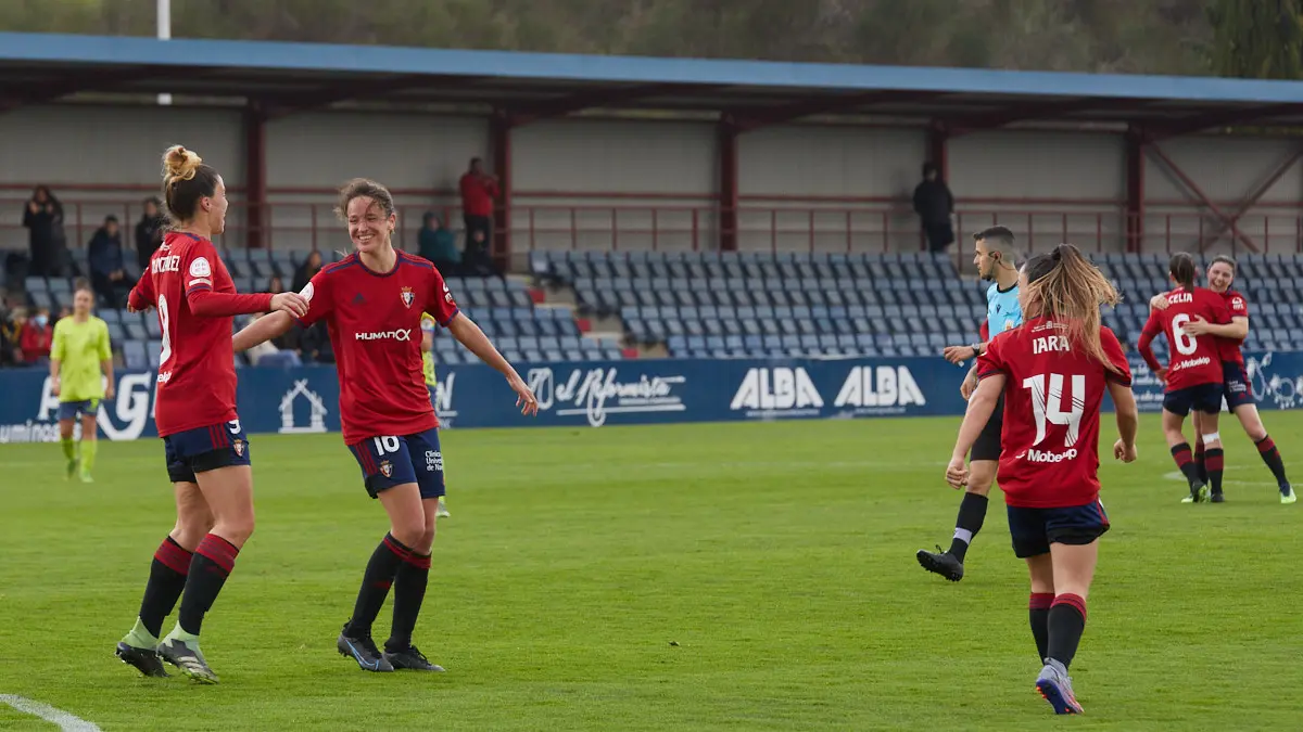 Partido de la Segunda División Femenina de Fútbol entre Osasuna y Levante Las Planas disputado en las instalaciones de Tajonar. IÑIGO ALZUGARAY