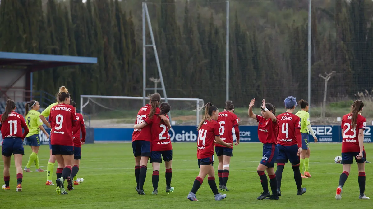 Partido de la Segunda División Femenina de Fútbol entre Osasuna y Levante Las Planas disputado en las instalaciones de Tajonar. IÑIGO ALZUGARAY