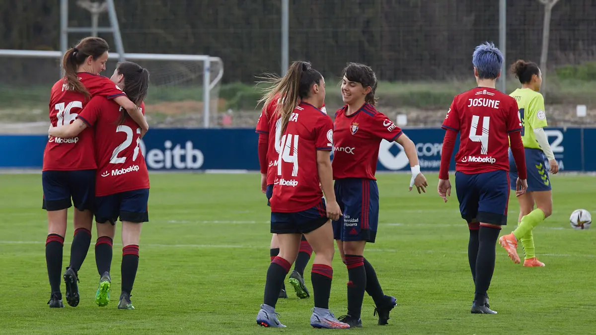 Partido de la Segunda División Femenina de Fútbol entre Osasuna y Levante Las Planas disputado en las instalaciones de Tajonar. IÑIGO ALZUGARAY