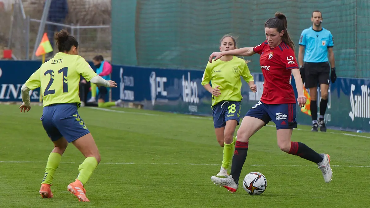 Partido de la Segunda División Femenina de Fútbol entre Osasuna y Levante Las Planas disputado en las instalaciones de Tajonar. IÑIGO ALZUGARAY