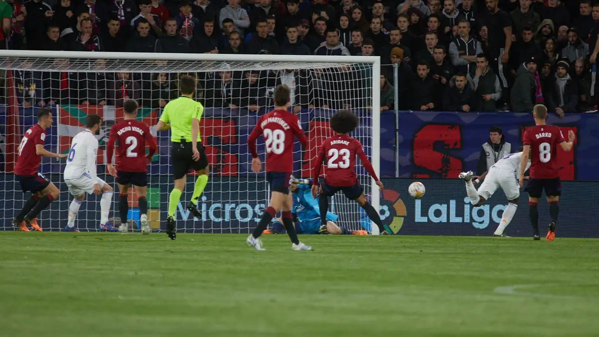 Partido de La Liga Santander entre Osasuna y Real Madrid disputado en el estadio de El Sadar. IÑIGO ALZUGARAY