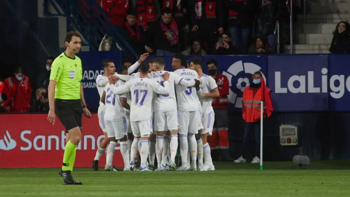 Partido de La Liga Santander entre Osasuna y Real Madrid disputado en el estadio de El Sadar. IÑIGO ALZUGARAY