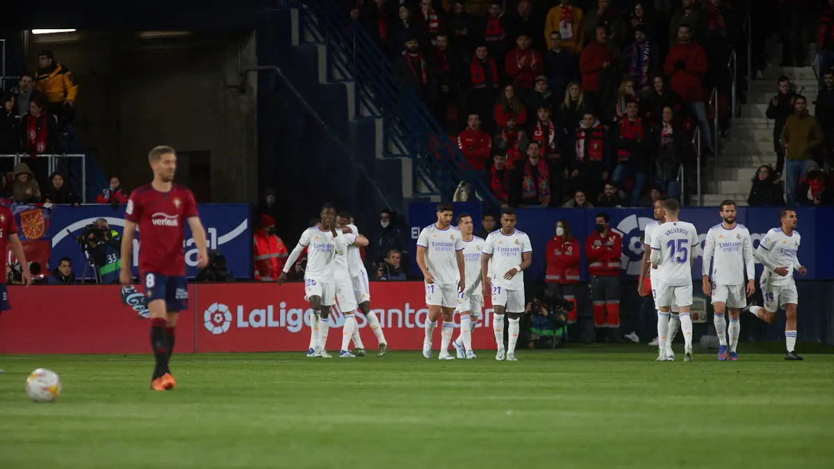 Partido de La Liga Santander entre Osasuna y Real Madrid disputado en el estadio de El Sadar. IÑIGO ALZUGARAY