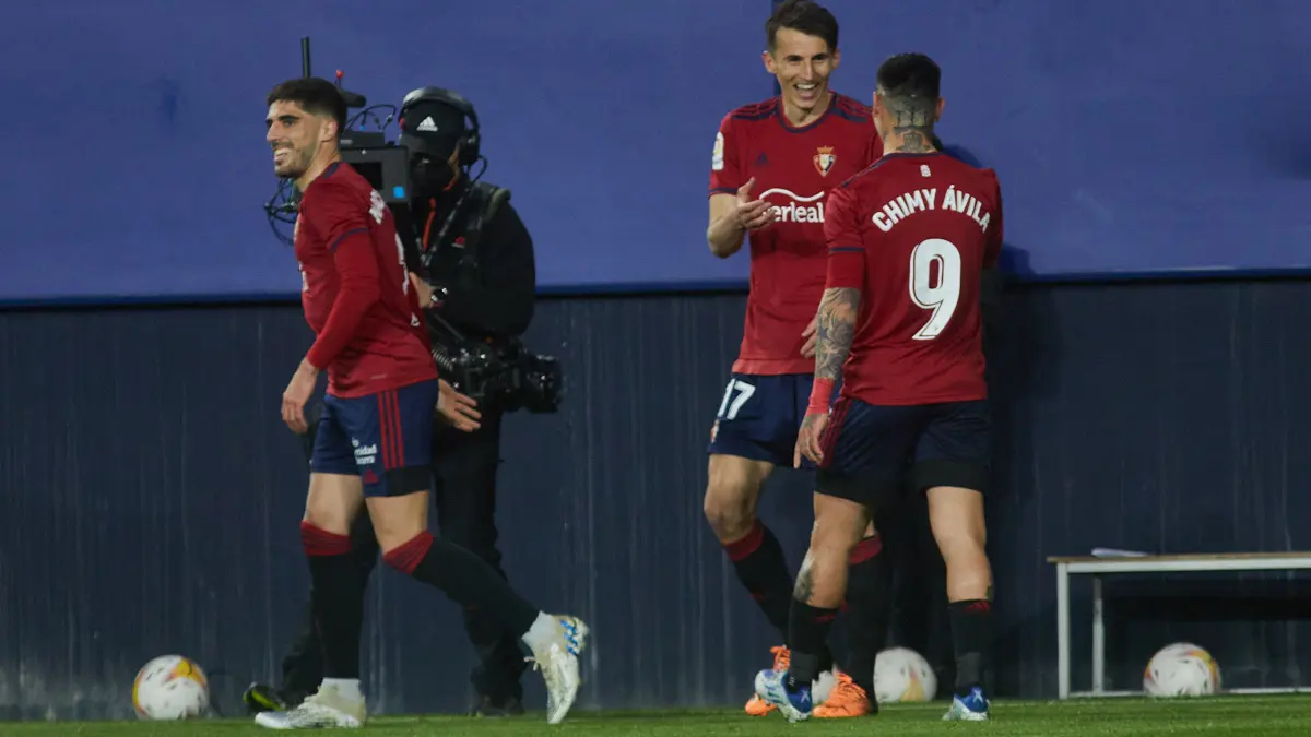 Partido de La Liga Santander entre Osasuna y Real Madrid disputado en el estadio de El Sadar. IÑIGO ALZUGARAY