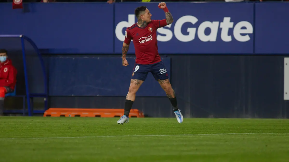 Partido de La Liga Santander entre Osasuna y Real Madrid disputado en el estadio de El Sadar. IÑIGO ALZUGARAY