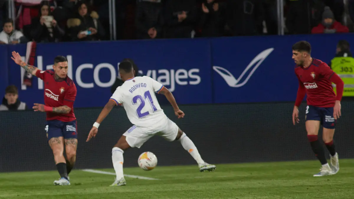 Partido de La Liga Santander entre Osasuna y Real Madrid disputado en el estadio de El Sadar. IÑIGO ALZUGARAY