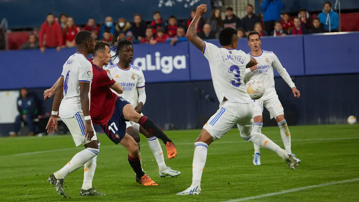 Partido de La Liga Santander entre Osasuna y Real Madrid disputado en el estadio de El Sadar. IÑIGO ALZUGARAY