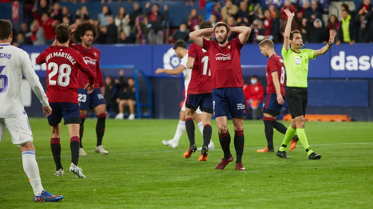Partido de La Liga Santander entre Osasuna y Real Madrid disputado en el estadio de El Sadar. IÑIGO ALZUGARAY