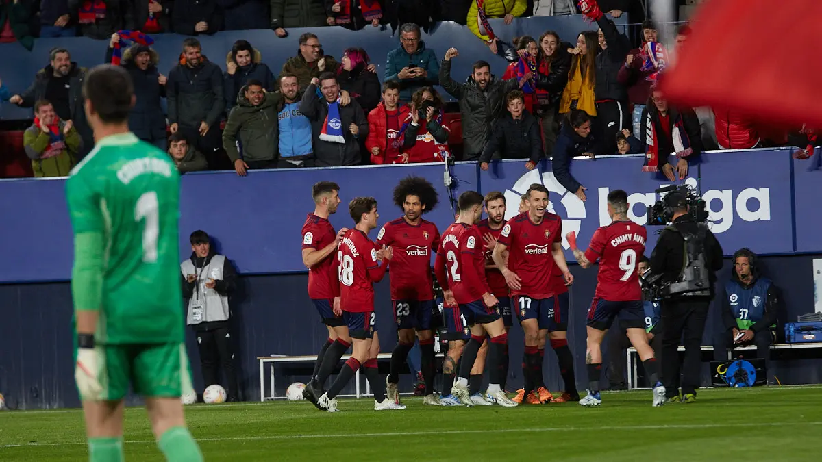 Partido de La Liga Santander entre Osasuna y Real Madrid disputado en el estadio de El Sadar. IÑIGO ALZUGARAY