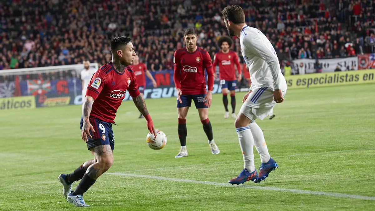 Partido de La Liga Santander entre Osasuna y Real Madrid disputado en el estadio de El Sadar. IÑIGO ALZUGARAY