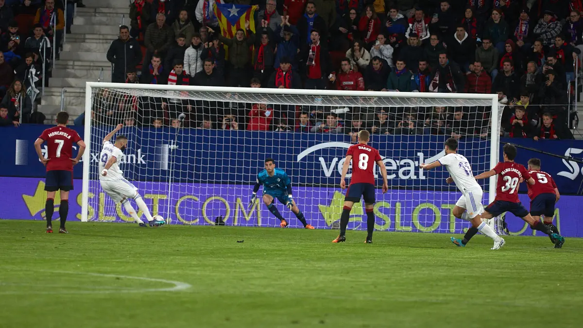 Partido de La Liga Santander entre Osasuna y Real Madrid disputado en el estadio de El Sadar. IÑIGO ALZUGARAY