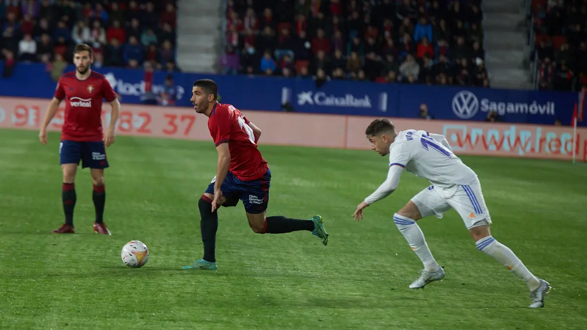 Partido de La Liga Santander entre Osasuna y Real Madrid disputado en el estadio de El Sadar. IÑIGO ALZUGARAY