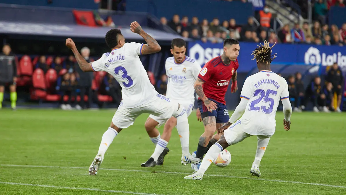 Partido de La Liga Santander entre Osasuna y Real Madrid disputado en el estadio de El Sadar. IÑIGO ALZUGARAY