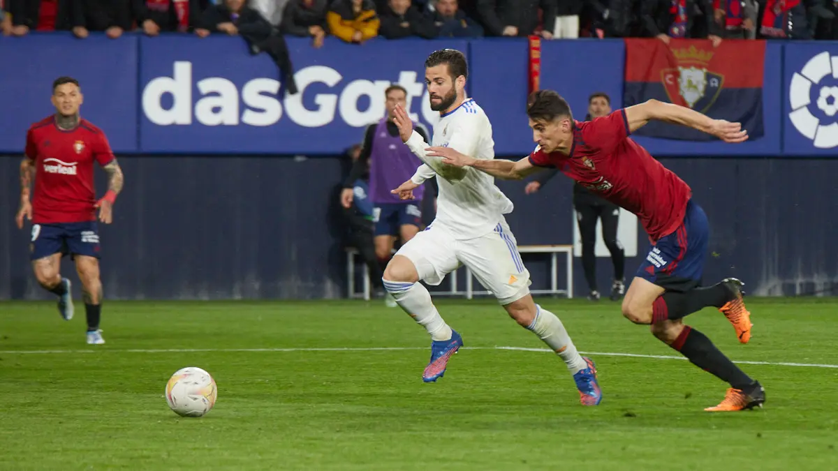 Partido de La Liga Santander entre Osasuna y Real Madrid disputado en el estadio de El Sadar. IÑIGO ALZUGARAY