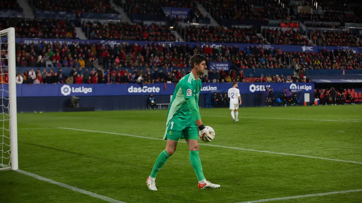 Partido de La Liga Santander entre Osasuna y Real Madrid disputado en el estadio de El Sadar. IÑIGO ALZUGARAY