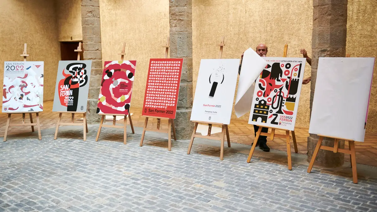Presentación de los 10 carteles finalistas para San Fermín. PABLO LASAOSA