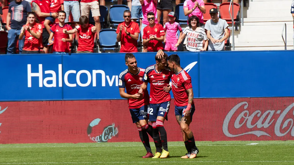 Partido de La Liga Santander entre Osasuna y Rayo Vallecano disputado en el estadio de El Sadar. IÑIGO ALZUGARAY