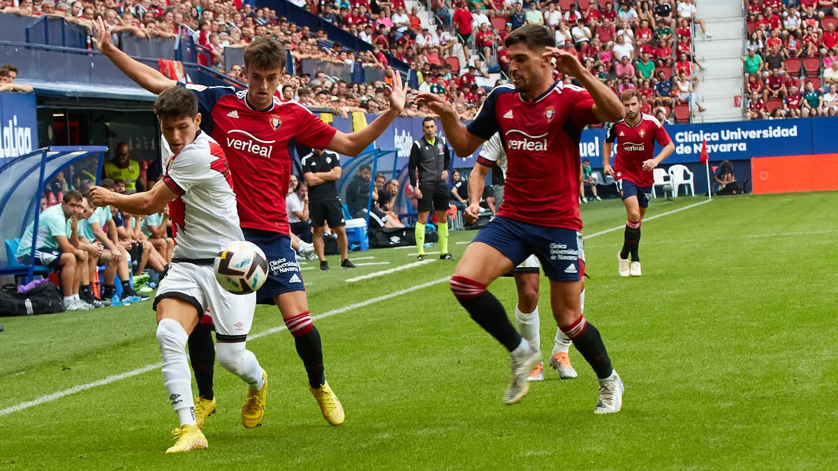 Partido de La Liga Santander entre Osasuna y Rayo Vallecano disputado en el estadio de El Sadar. IÑIGO ALZUGARAY