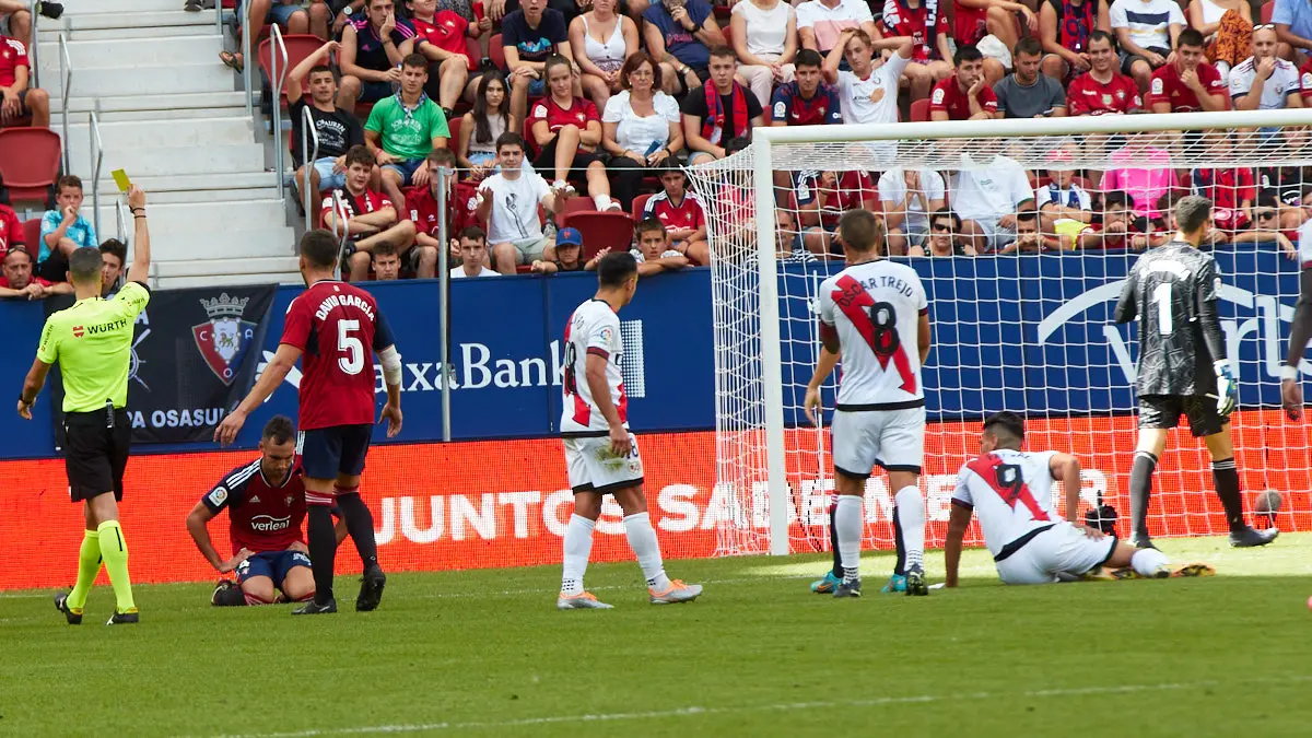 Partido de La Liga Santander entre Osasuna y Rayo Vallecano disputado en el estadio de El Sadar. IÑIGO ALZUGARAY