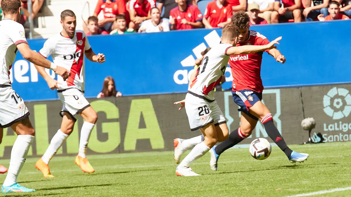 Partido de La Liga Santander entre Osasuna y Rayo Vallecano disputado en el estadio de El Sadar. IÑIGO ALZUGARAY