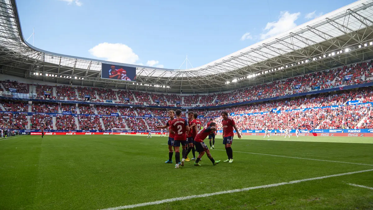 Partido de La Liga Santander entre Osasuna y Rayo Vallecano disputado en el estadio de El Sadar. IÑIGO ALZUGARAY