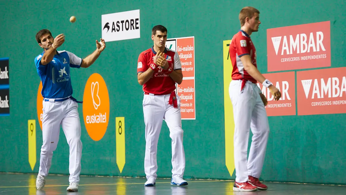 Partido de pelota de la semifinal del Masters Caixabank de parejas entre Ezkurdia-Mariezkurrena II y Jaka-Zabaleta celebrado en el Navarra Arena de Pamplona. IÑIGO ALZUGARAY