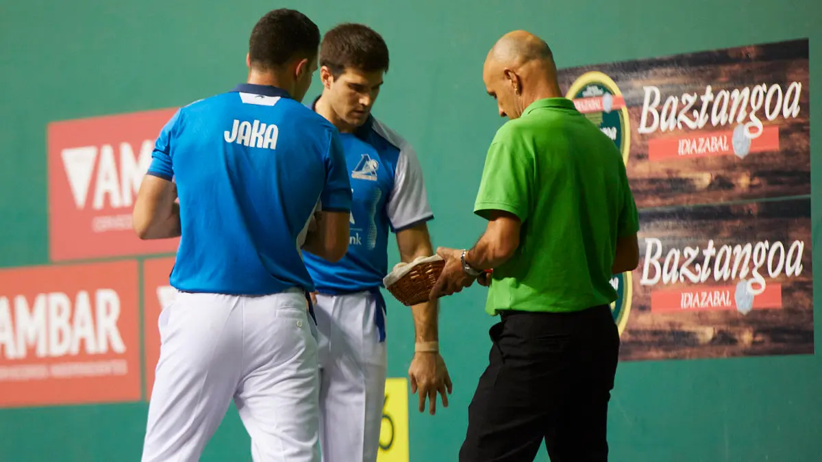 Partido de pelota de la semifinal del Masters Caixabank de parejas entre Ezkurdia-Mariezkurrena II y Jaka-Zabaleta celebrado en el Navarra Arena de Pamplona. IÑIGO ALZUGARAY