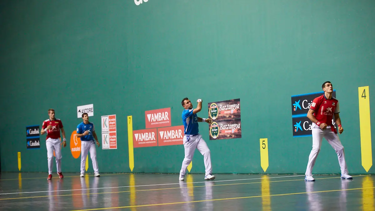 Partido de pelota de la semifinal del Masters Caixabank de parejas entre Ezkurdia-Mariezkurrena II y Jaka-Zabaleta celebrado en el Navarra Arena de Pamplona. IÑIGO ALZUGARAY